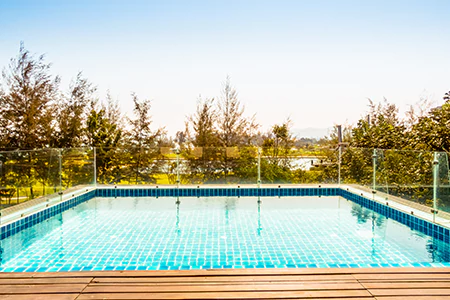 Cost of Glass Pool Fence Repair in Evanston, Illinois